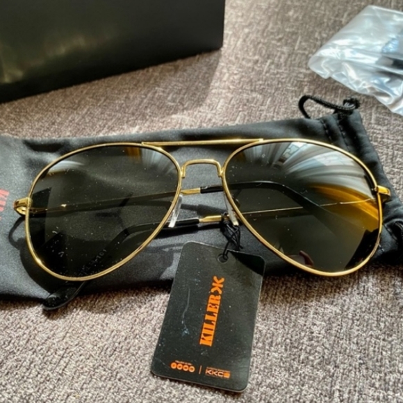 Black beauty🖤 - Picture 2 of 2